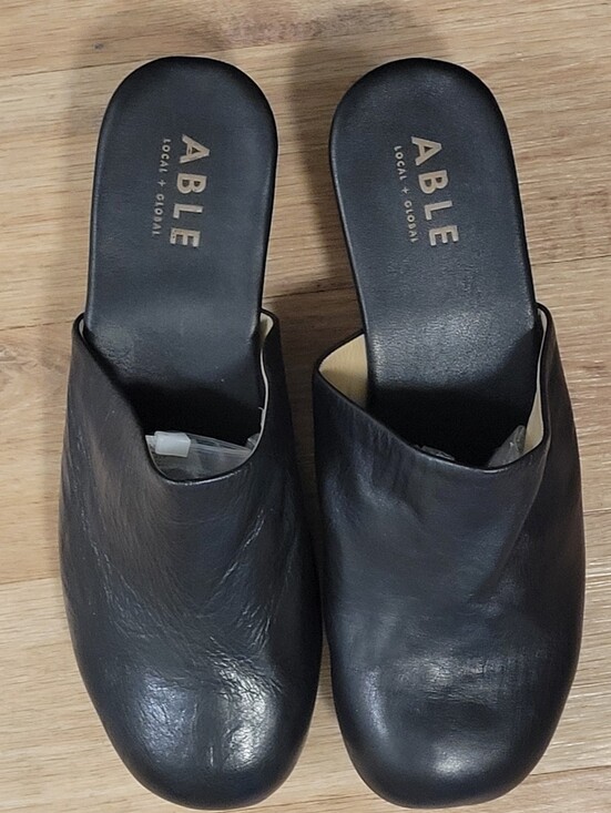 Able Shoes - ABLE Black Leather Mule Slides 11M